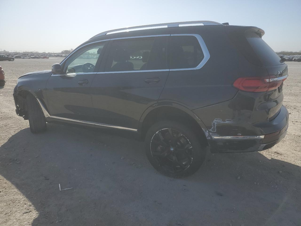 2022 BMW X7 XDRIVE4 - Фото 2