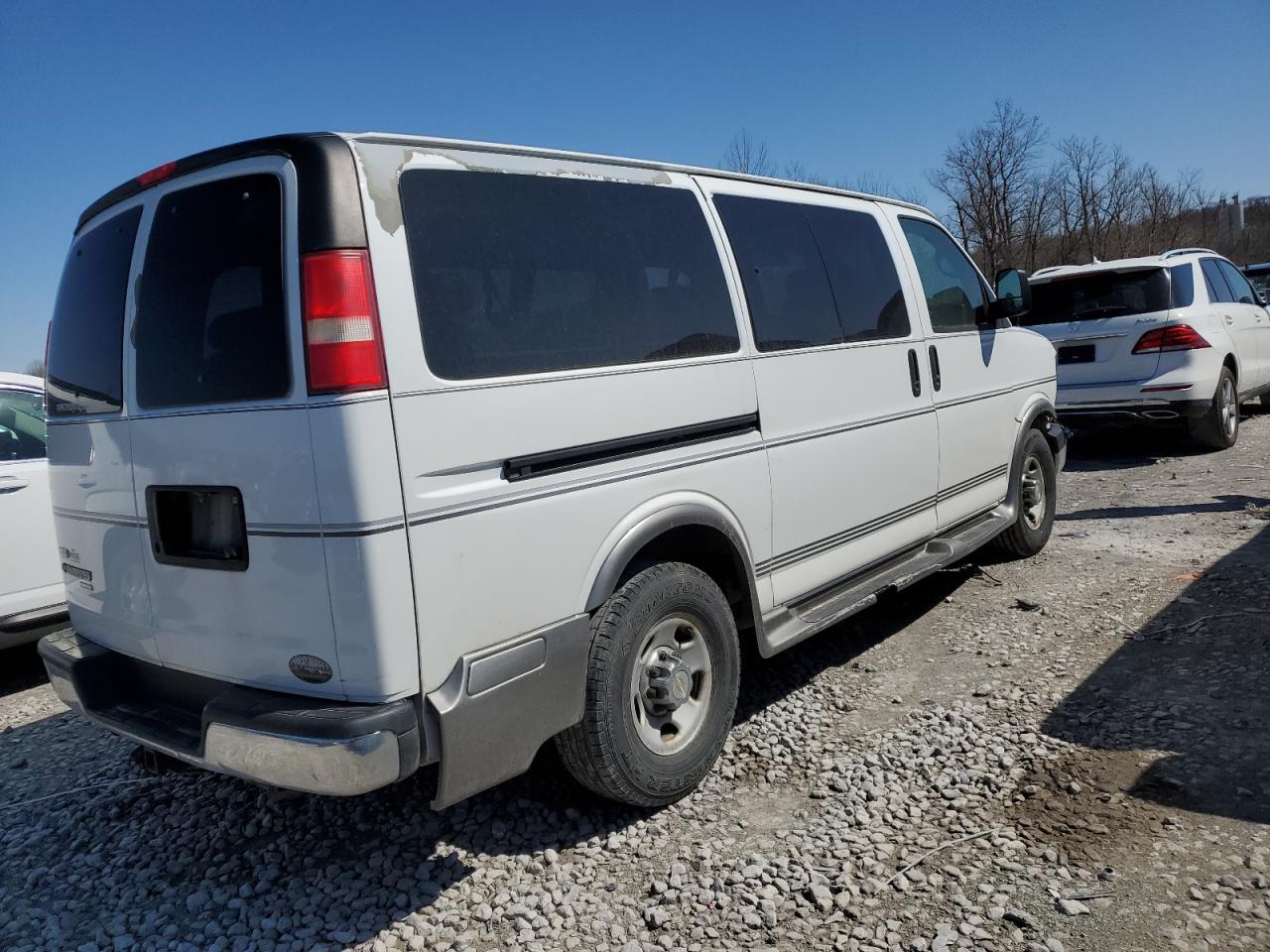 2010 CHEVROLET EXPRESS G3 - Фото 3