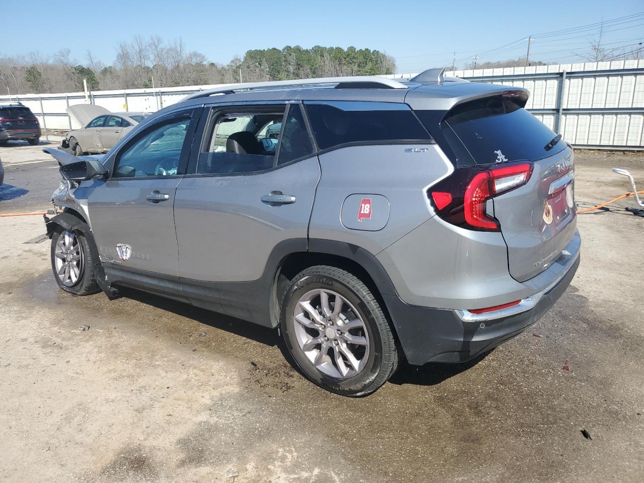 2023 GMC TERRAIN SL - Image 2