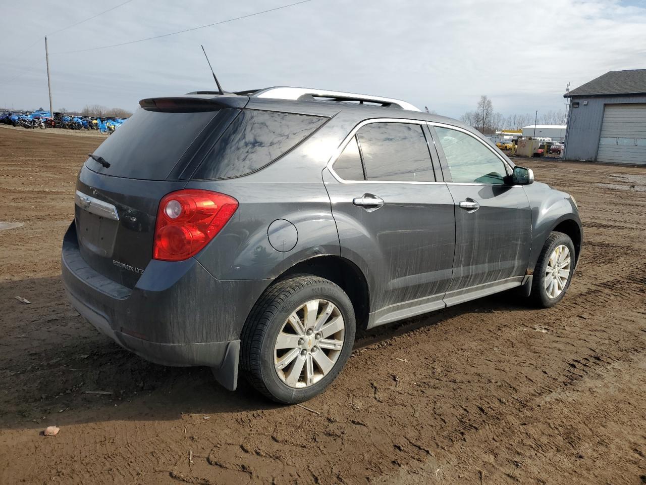 2011 CHEVROLET EQUINOX LT - Image 3