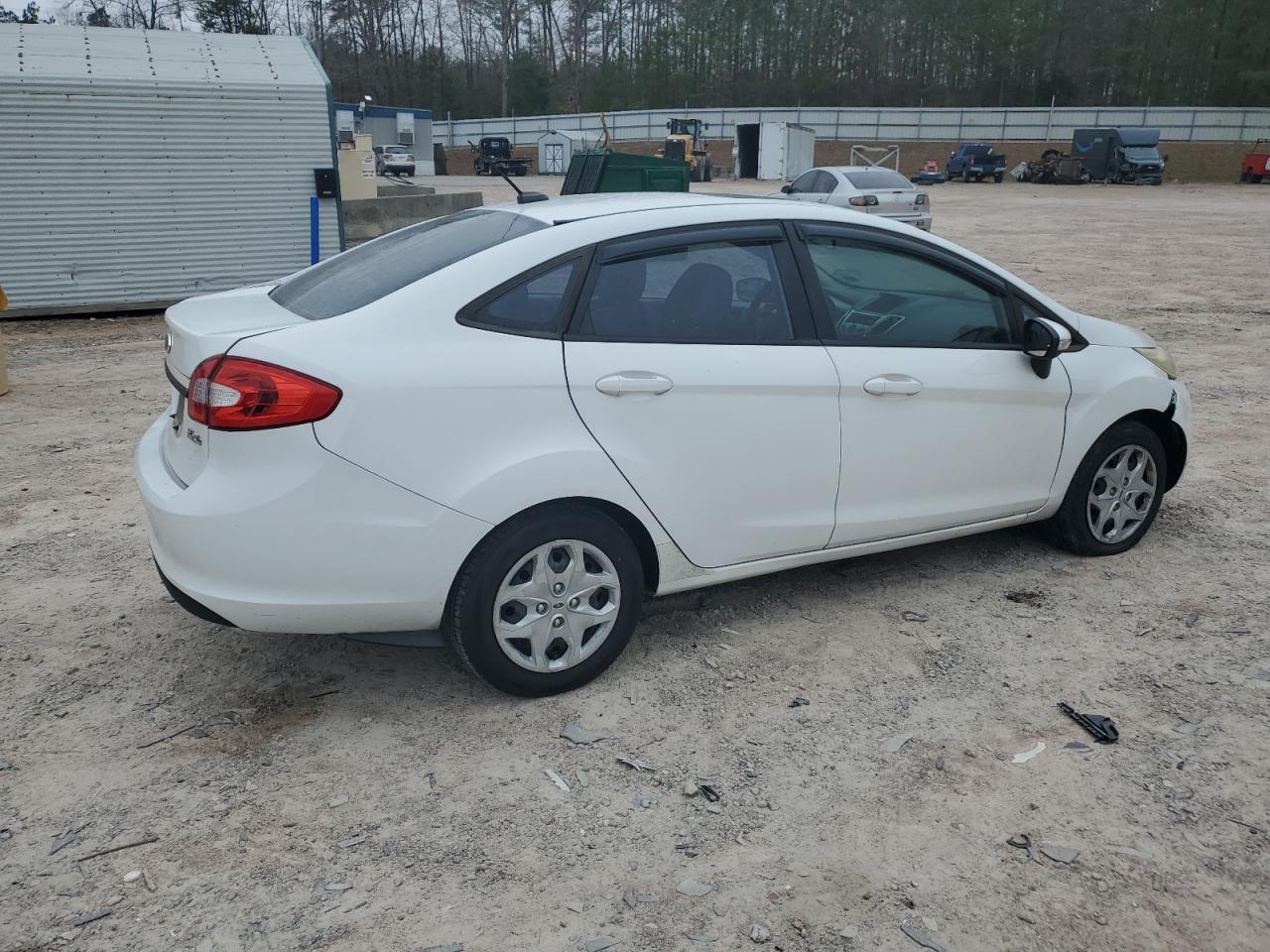 2013 FORD FIESTA SE - Фото 3