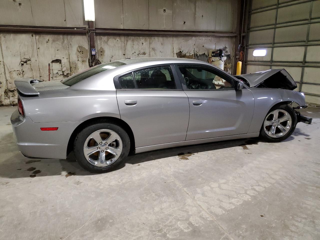 2013 DODGE CHARGER SE - Фото 3