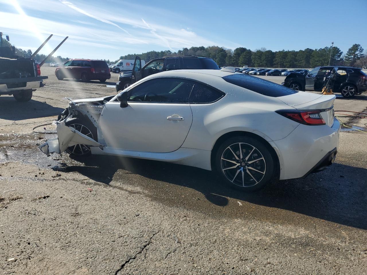 2023 TOYOTA GR 86 - Image 2