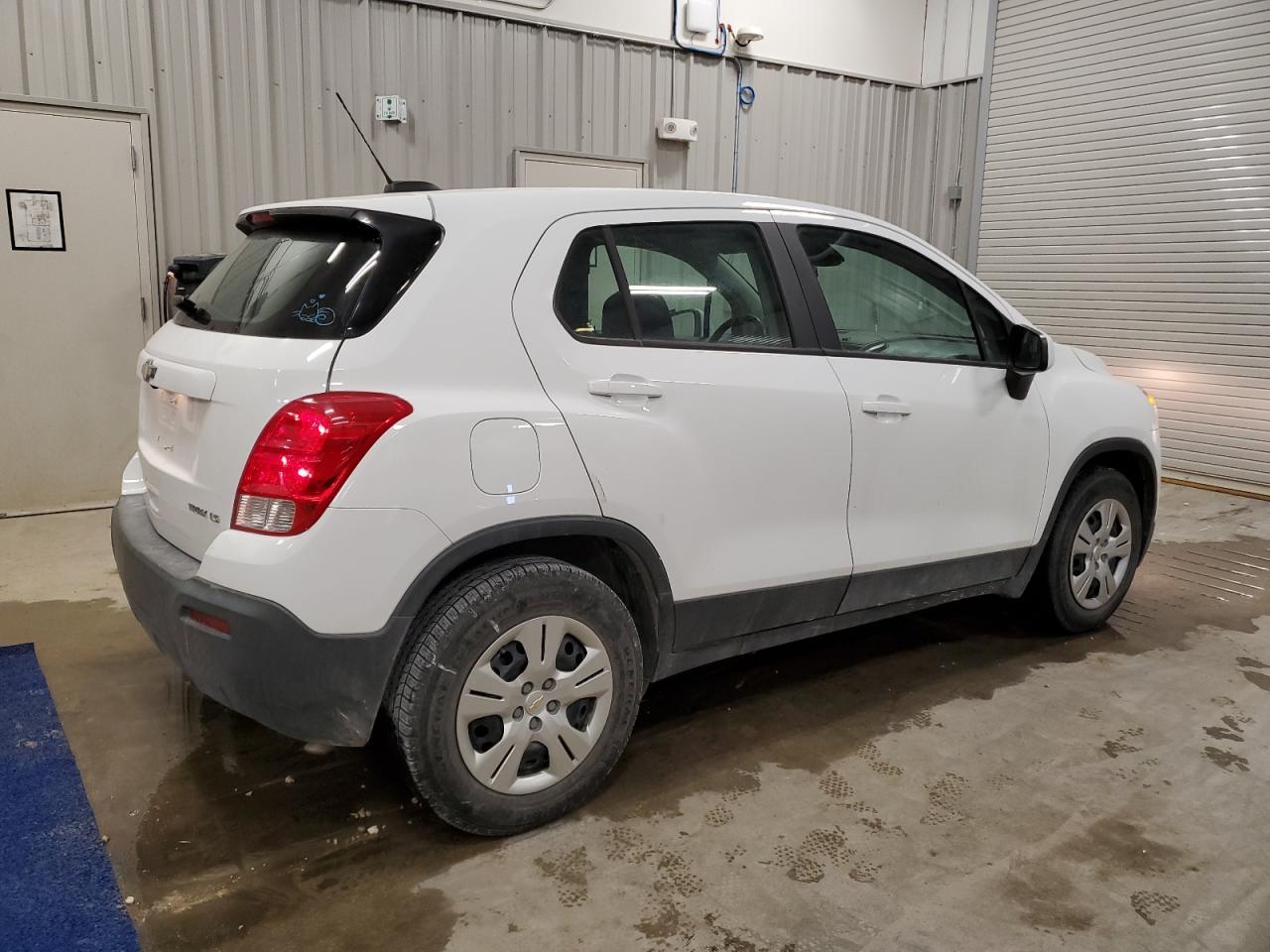 2015 CHEVROLET TRAX LS - Image 3