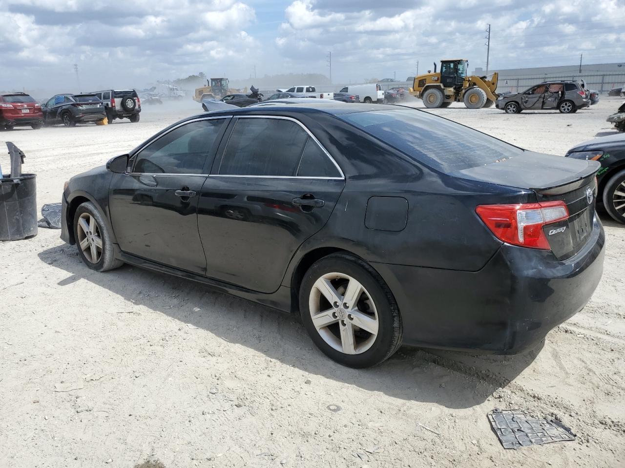 2012 TOYOTA CAMRY BASE - Фото 2