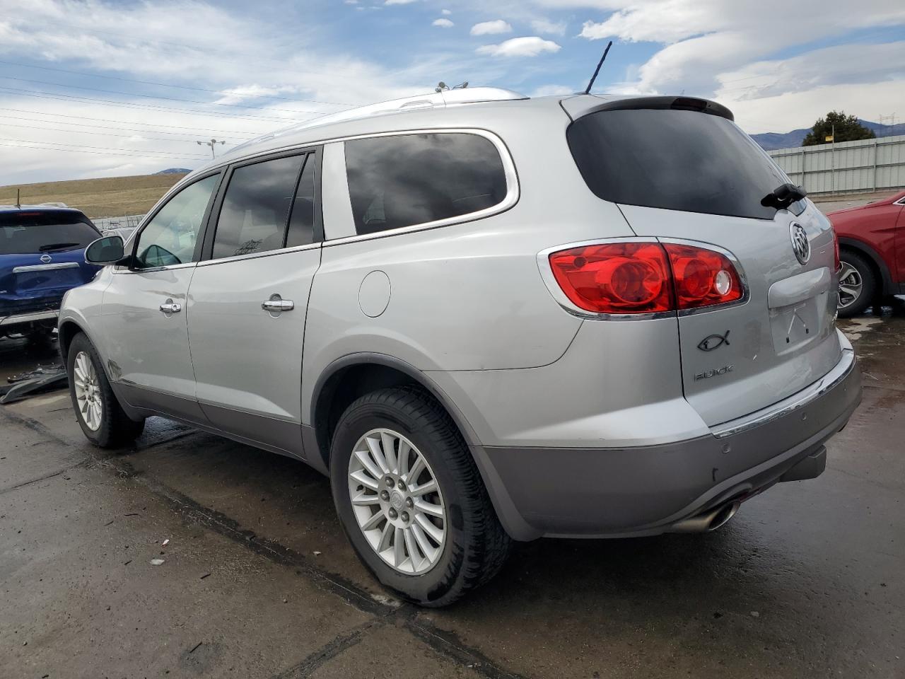 2011 BUICK ENCLAVE CX - Фото 2