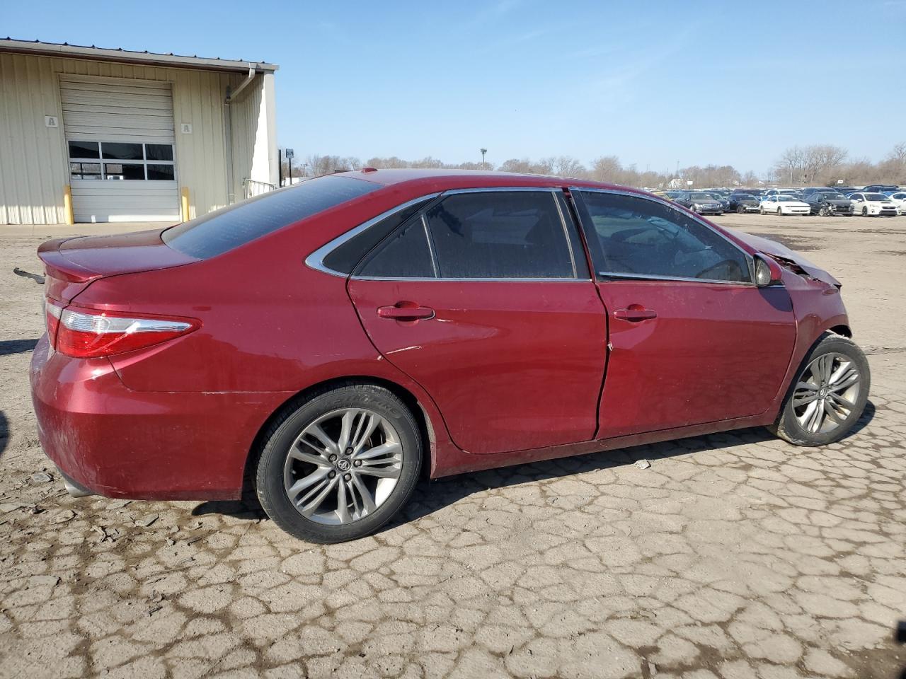 2017 TOYOTA CAMRY LE - Фото 3