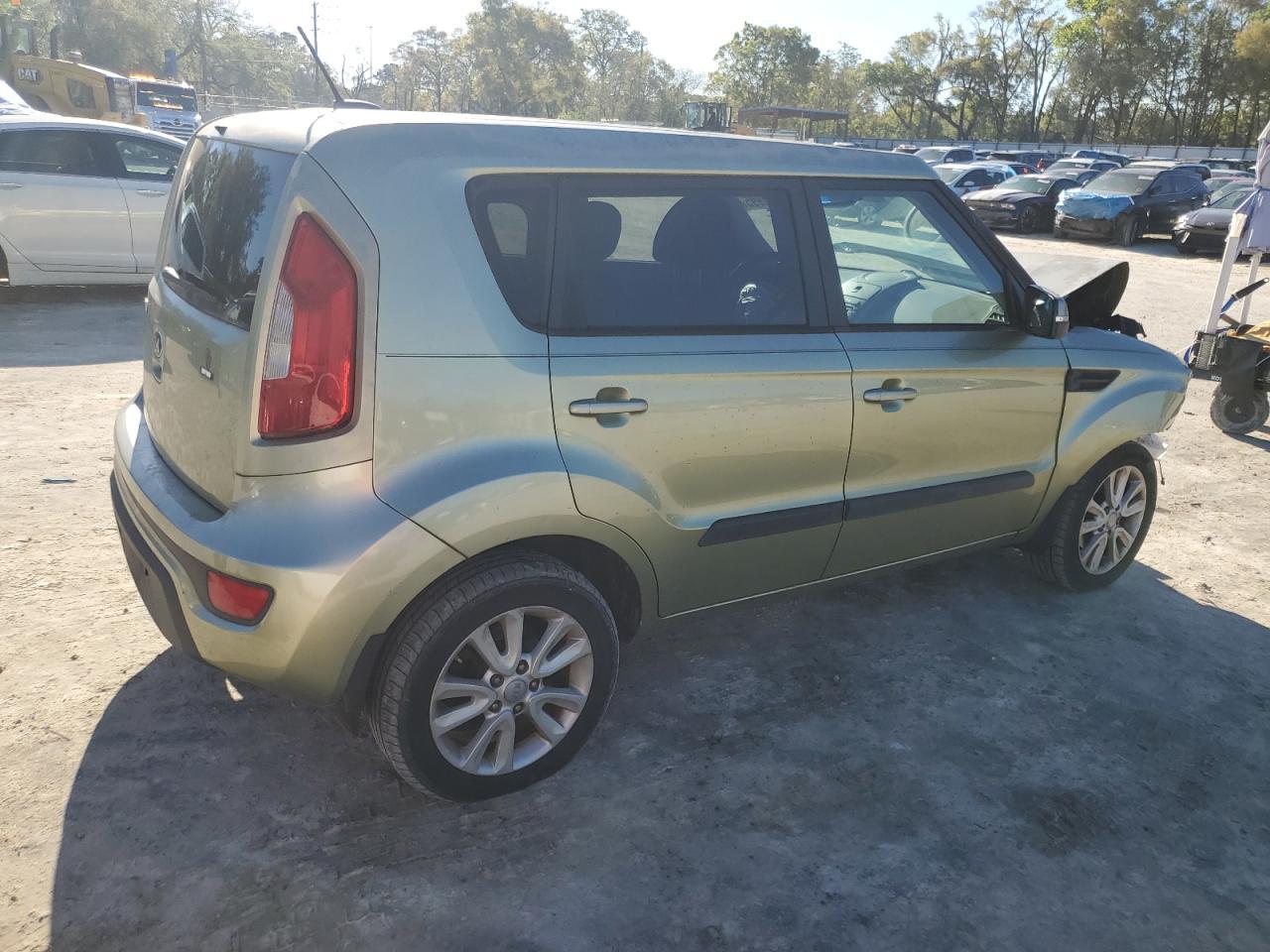 2013 KIA SOUL + - Image 3