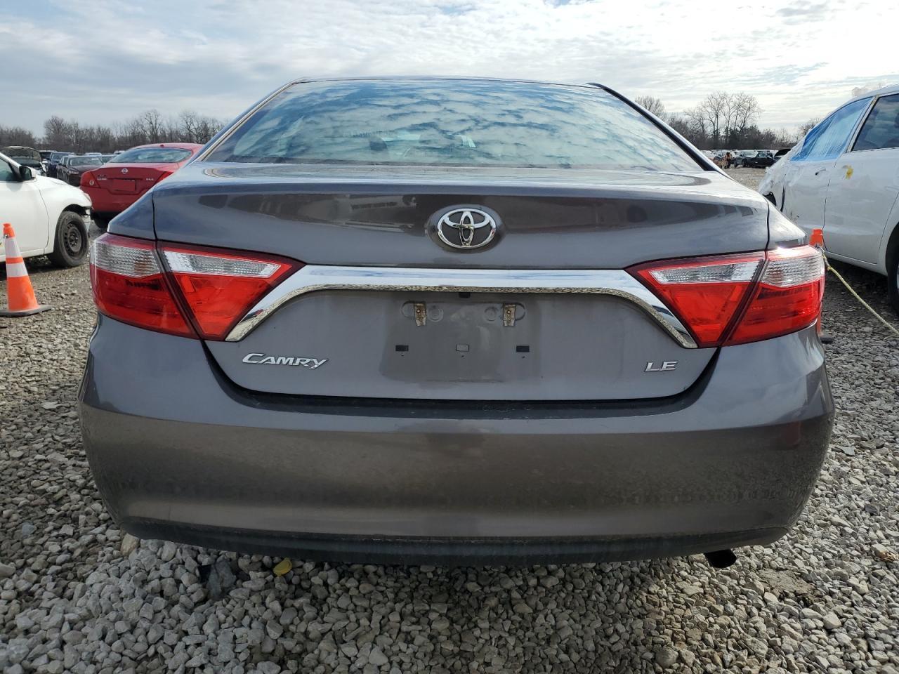 2015 TOYOTA CAMRY LE - Фото 6