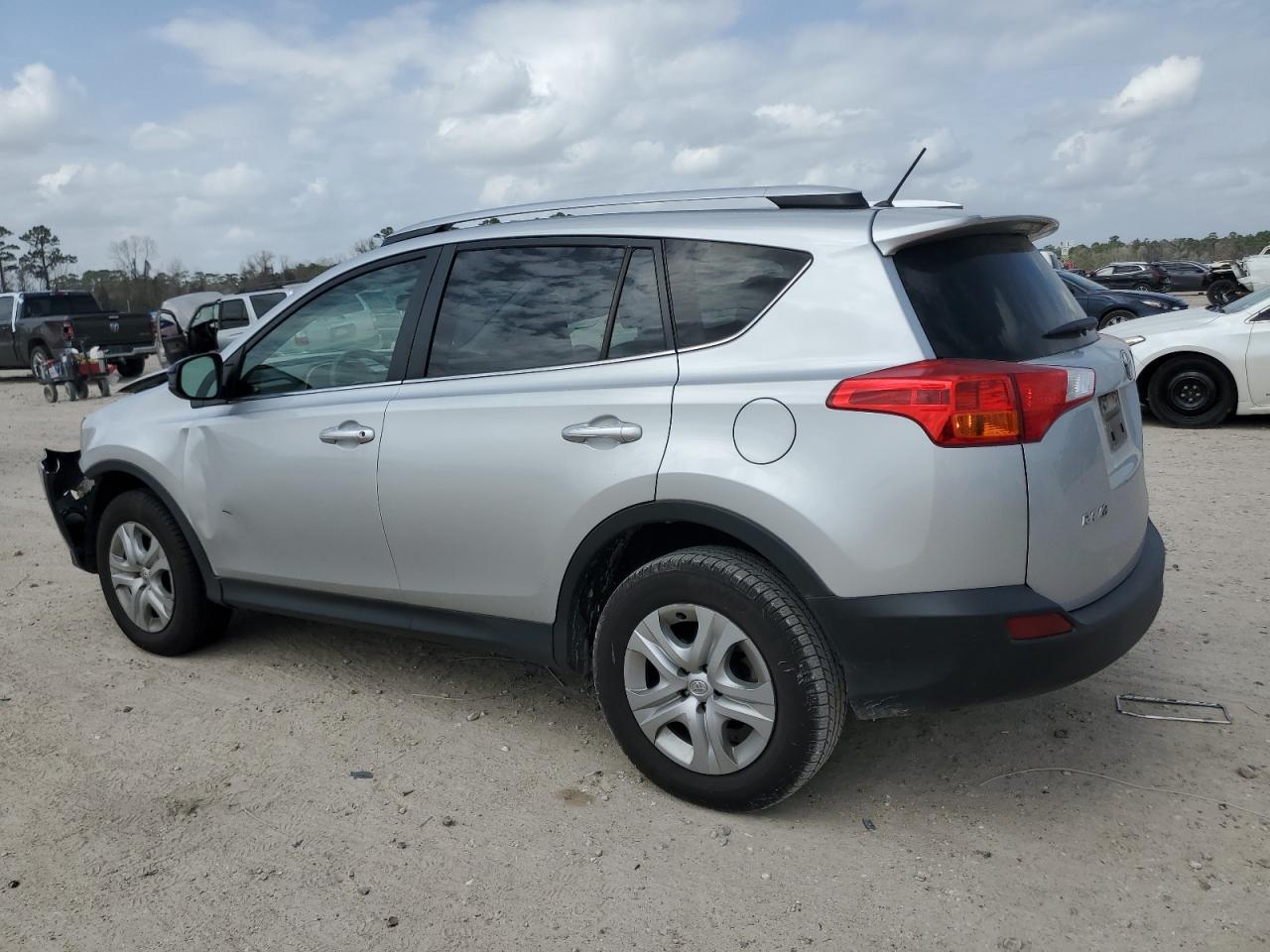 2015 TOYOTA RAV4 LE - Image 2