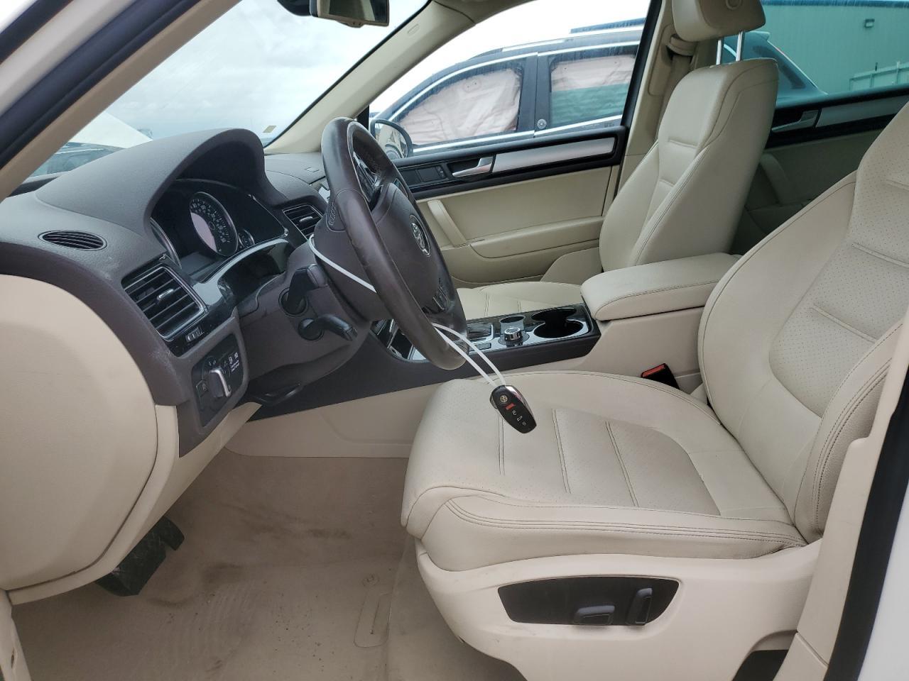 2011 VOLKSWAGEN TOUAREG V6 - Фото 7