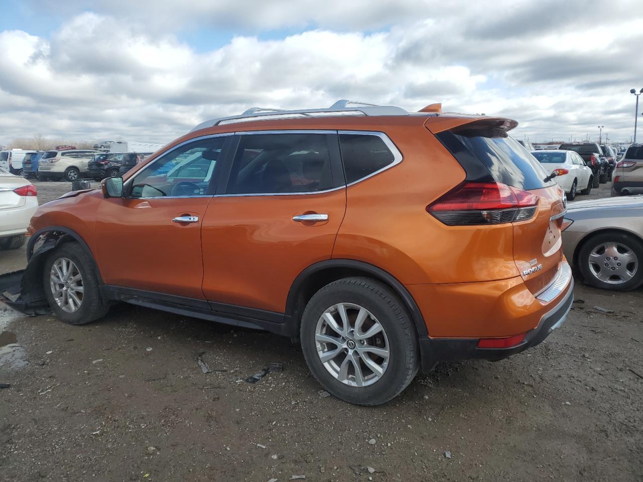 2017 NISSAN ROGUE SV - Image 2