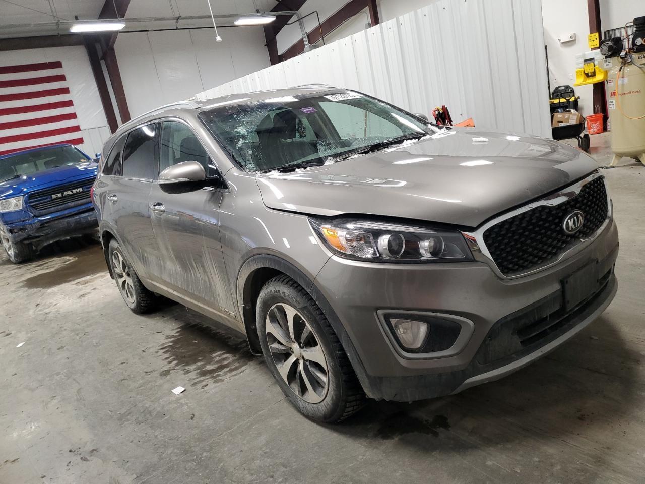 2016 KIA SORENTO EX - Image 4