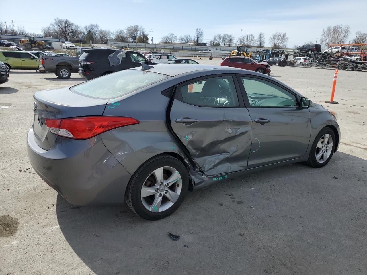 2013 HYUNDAI ELANTRA GL - Image 3
