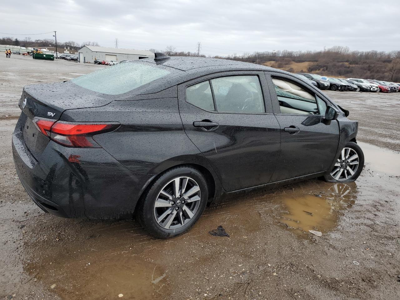 2021 NISSAN VERSA SV - Фото 3