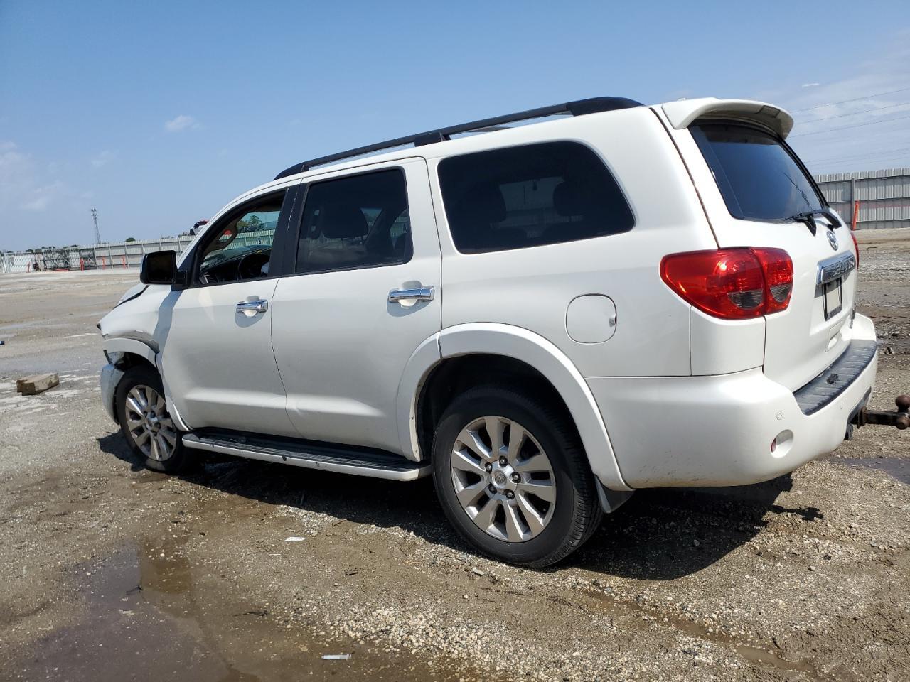 2013 TOYOTA SEQUOIA PL - Image 2