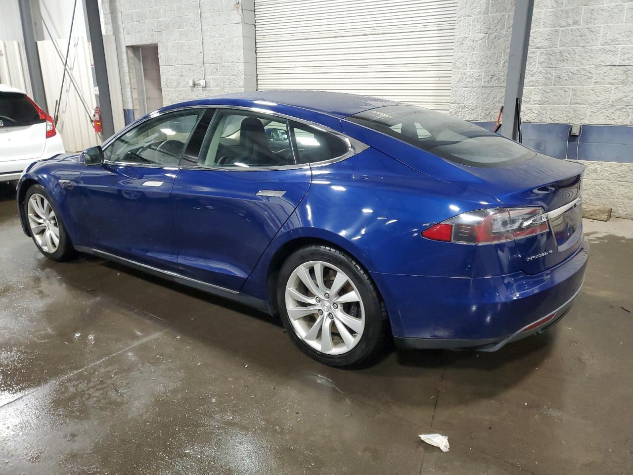 2015 TESLA MODEL S 70 - Фото 2