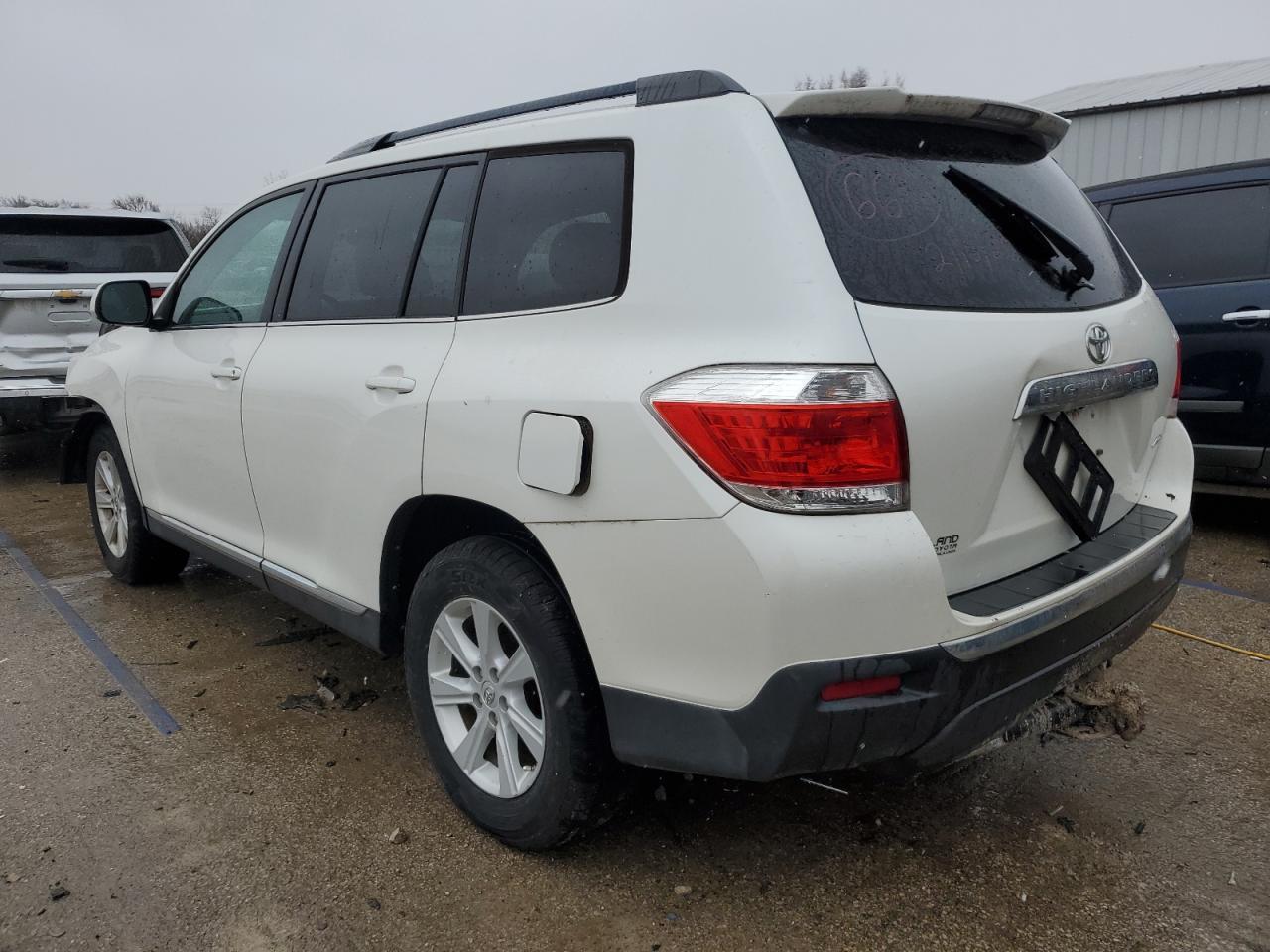2012 TOYOTA HIGHLANDER - Image 2