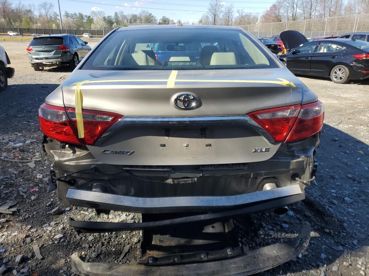 2016 TOYOTA CAMRY LE - Фото 6