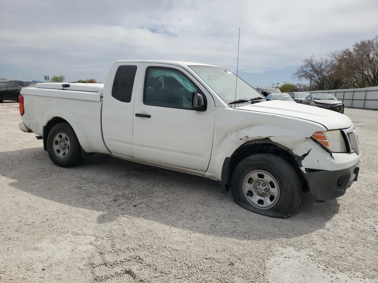 2017 NISSAN FRONTIER S - Image 4