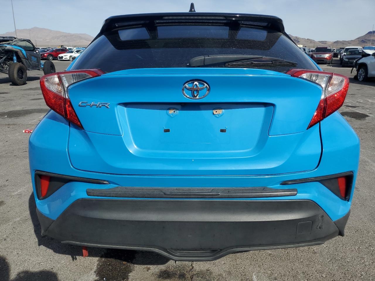 2019 TOYOTA C-HR XLE - Фото 6