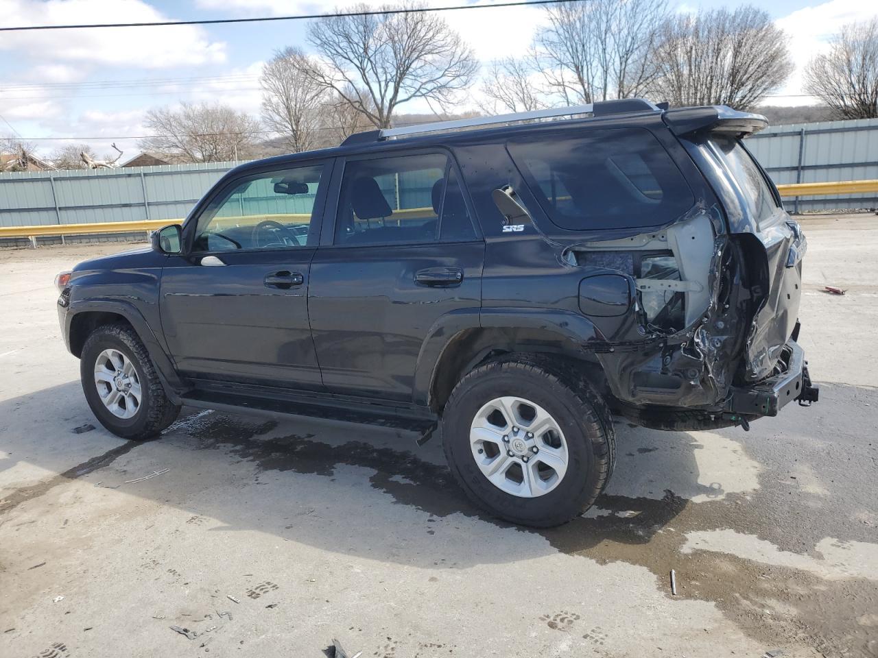 2022 TOYOTA 4RUNNER SR - Image 2