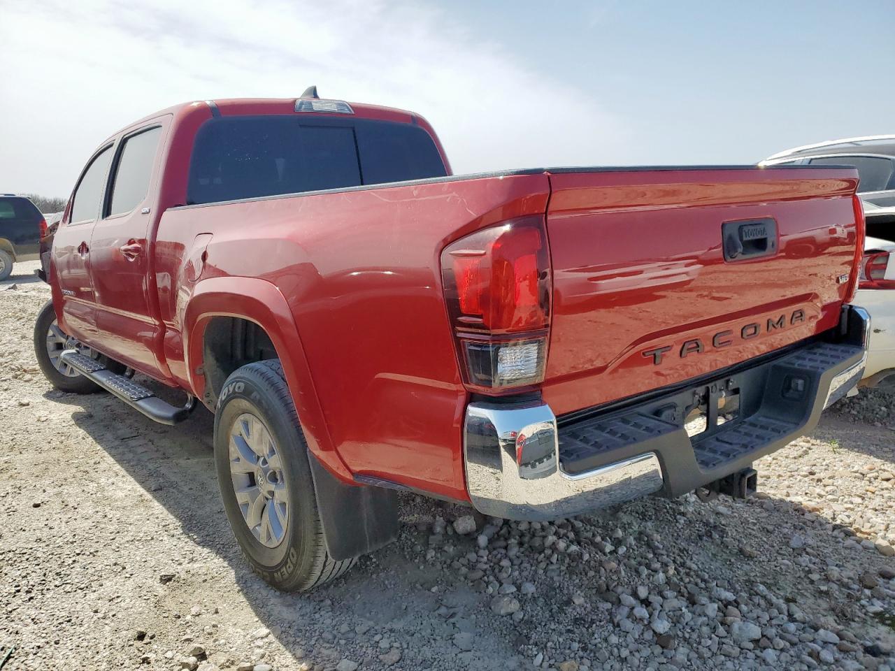 2019 TOYOTA TACOMA DOU - Фото 2