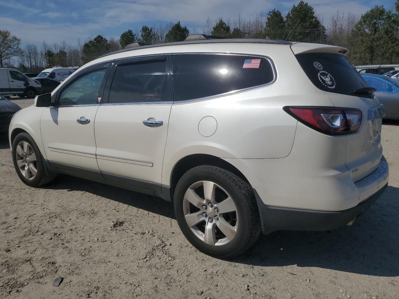 2014 CHEVROLET TRAVERSE L - Image 2