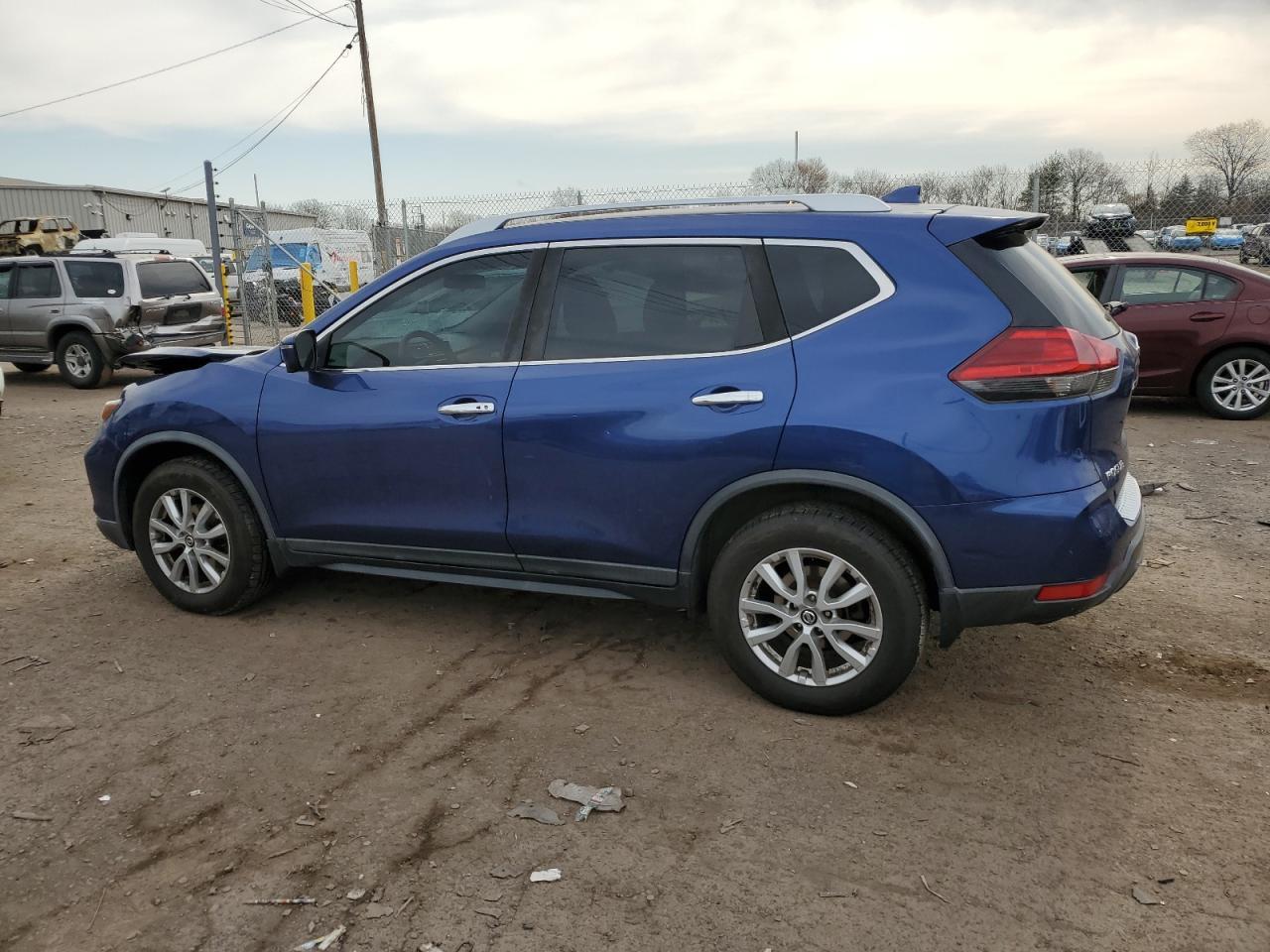 2017 NISSAN ROGUE S - Фото 2
