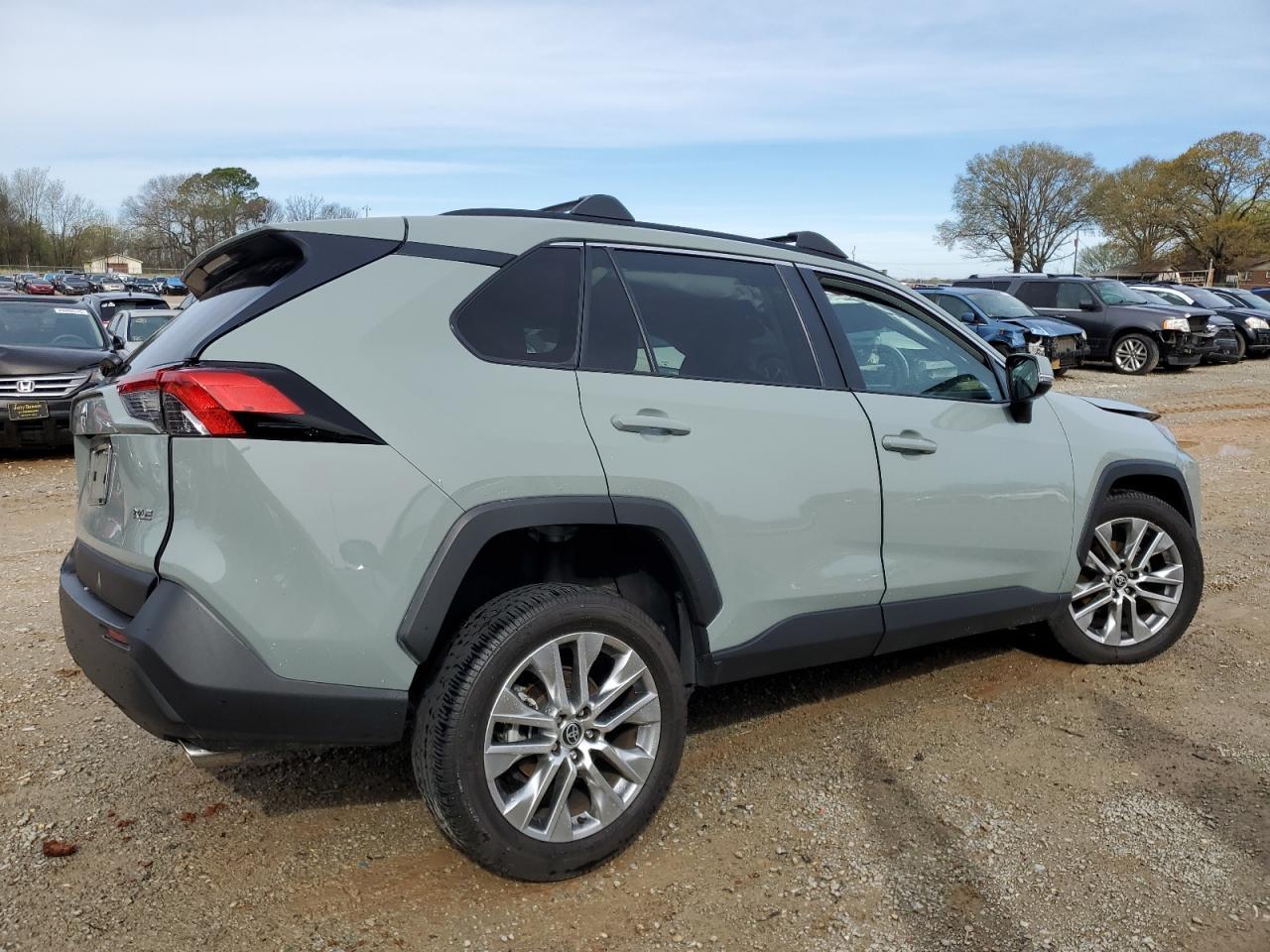 2022 TOYOTA RAV4 XLE P - Image 3