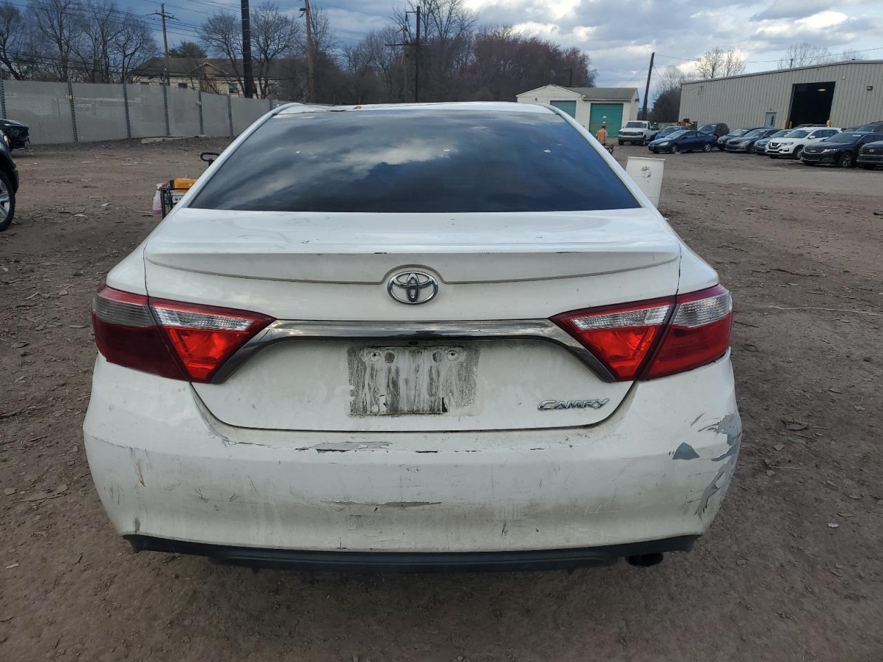 2016 TOYOTA CAMRY LE - Image 6