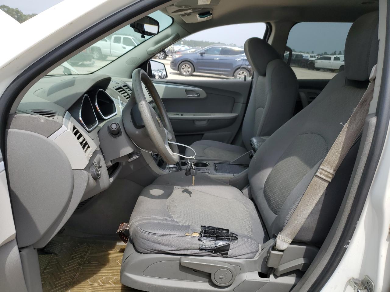 2011 CHEVROLET TRAVERSE L - Фото 7