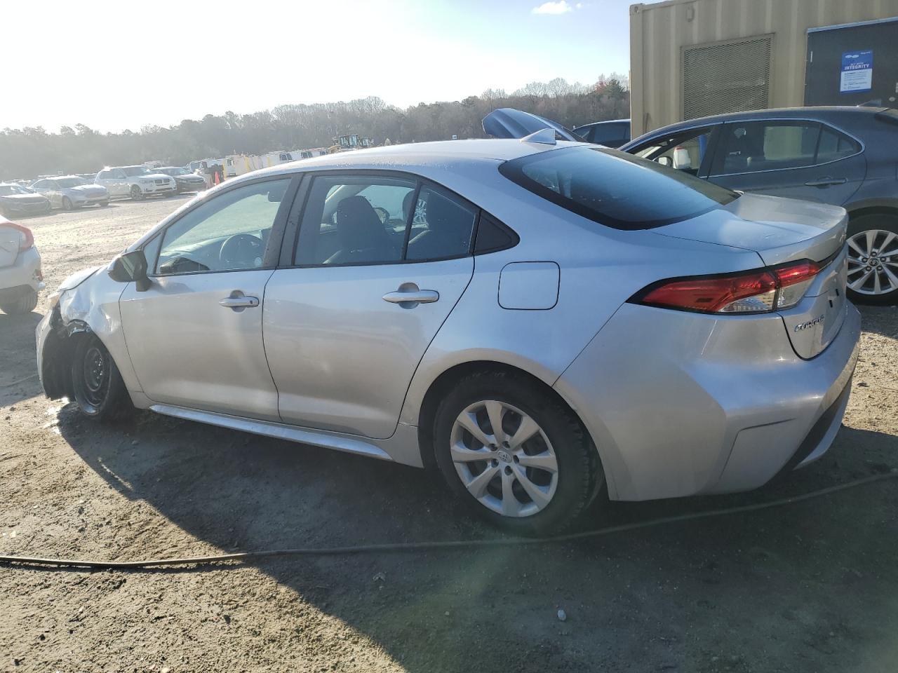 2021 TOYOTA COROLLA LE - Фото 2