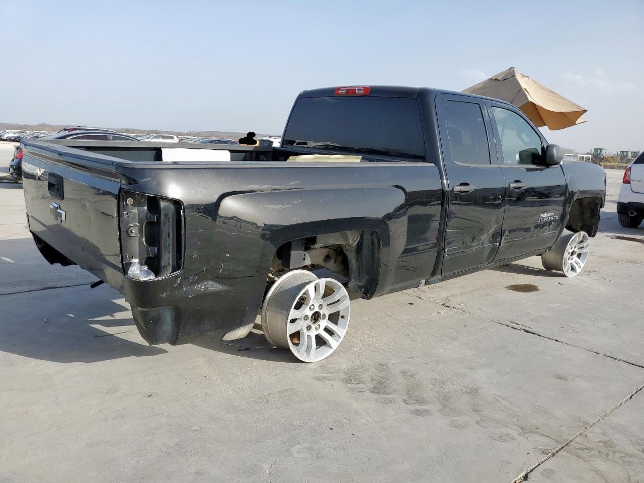 2016 CHEVROLET SILVERADO - Image 3
