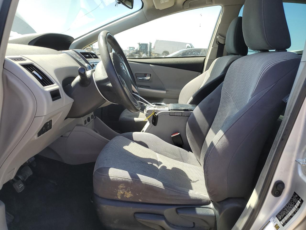2016 TOYOTA PRIUS V - Image 7