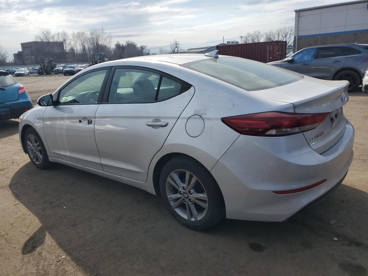 2017 HYUNDAI ELANTRA SE - Фото 2