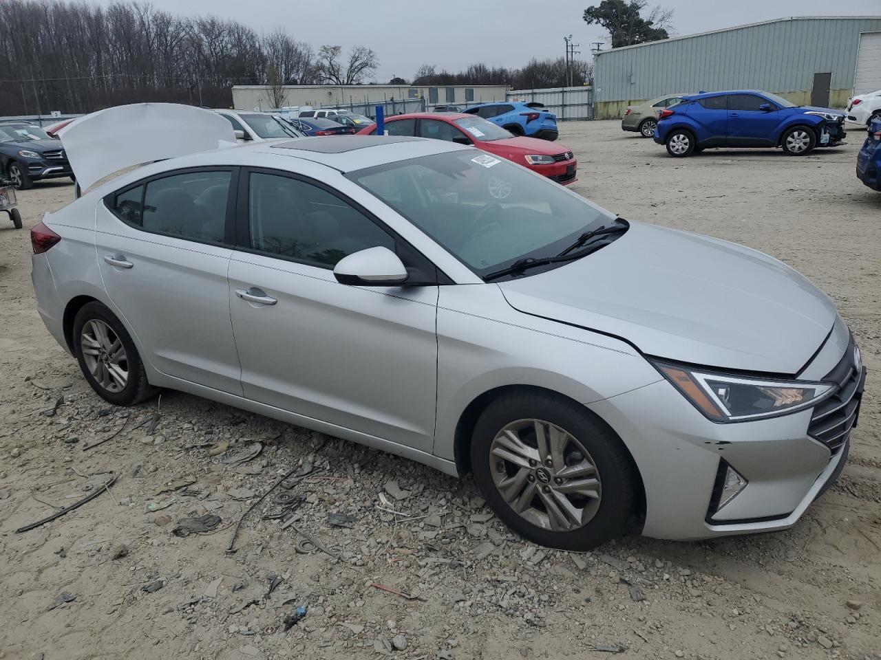 2019 HYUNDAI ELANTRA SE - Image 4