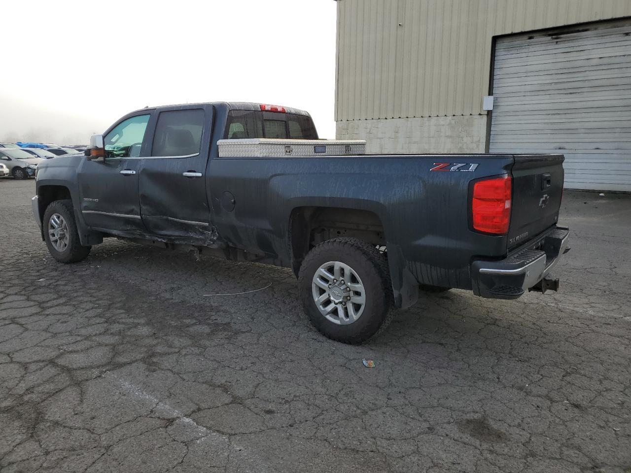 2019 CHEVROLET SILVERADO - Image 2