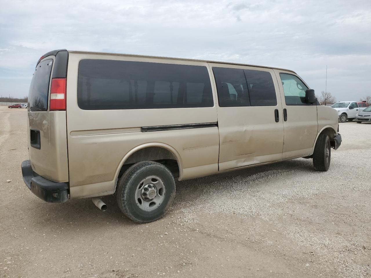 2013 CHEVROLET EXPRESS G3 - Фото 3