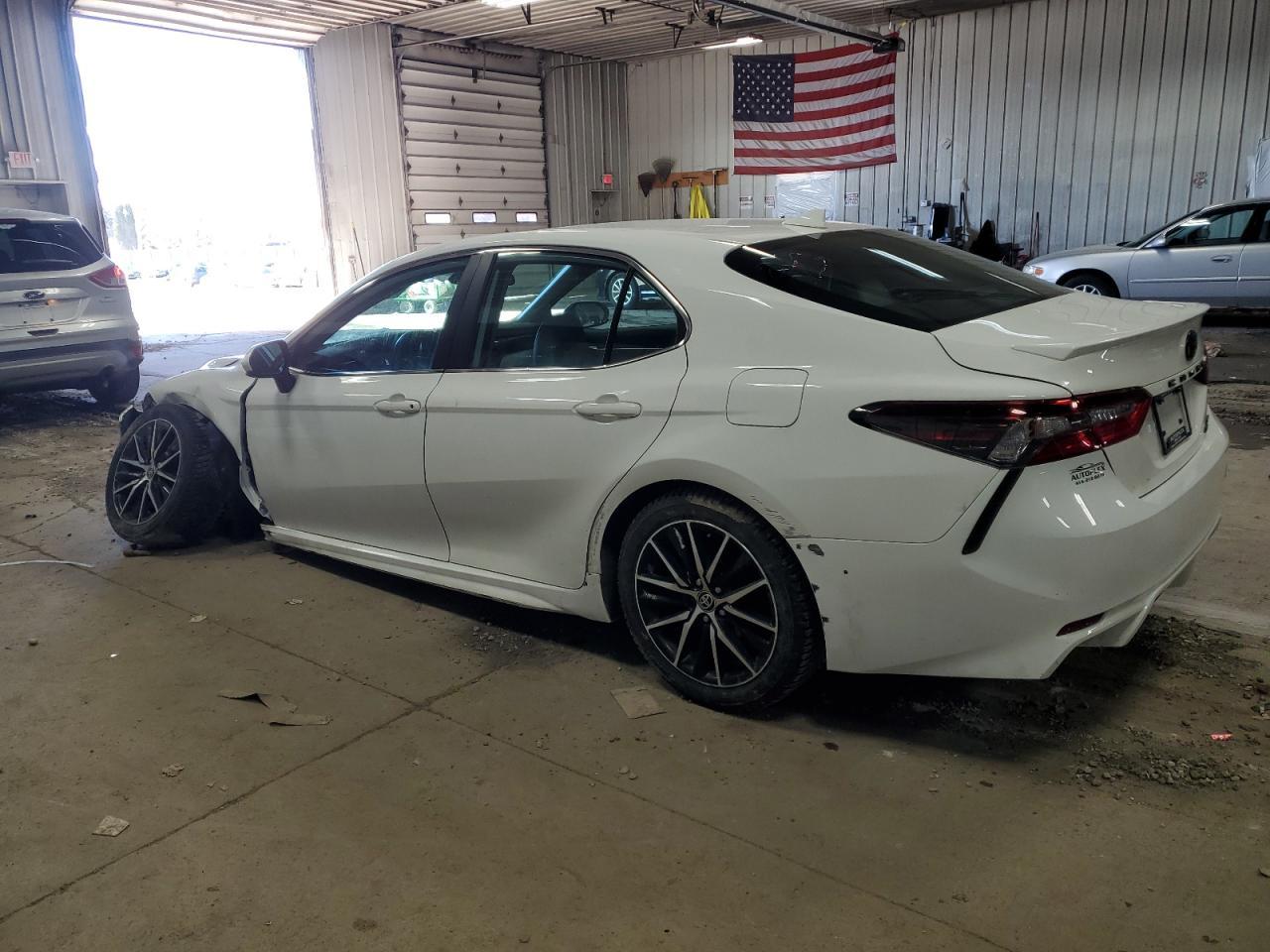 2021 TOYOTA CAMRY SE - Image 2