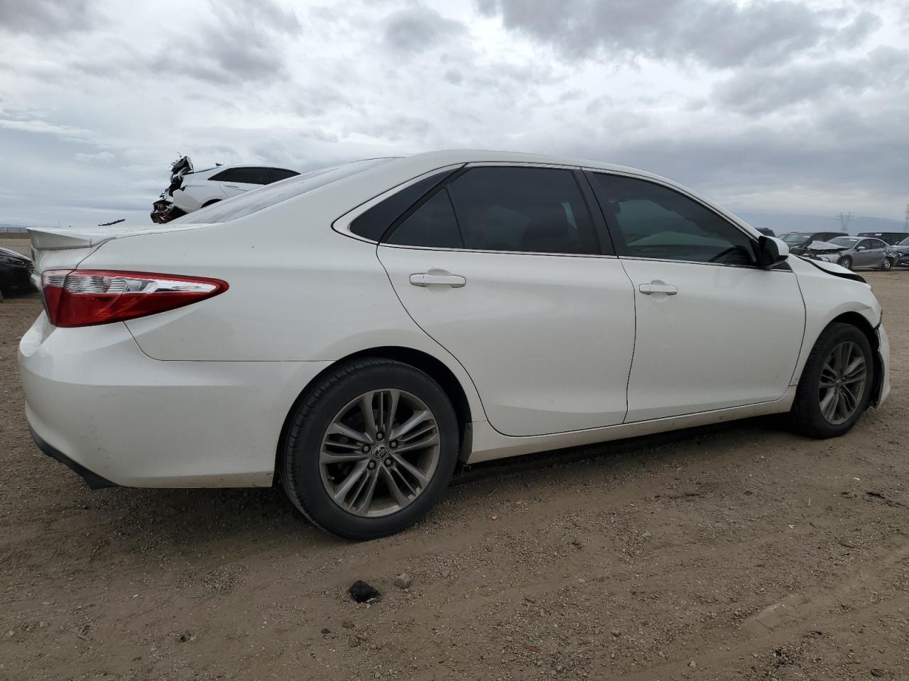 2015 TOYOTA CAMRY LE - Image 3