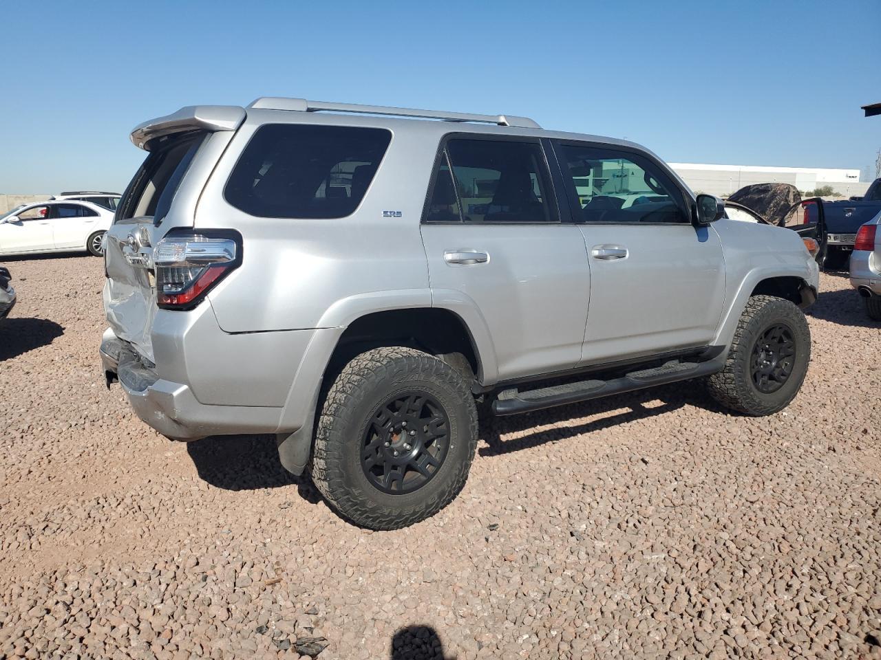 2018 TOYOTA 4RUNNER SR - Image 3