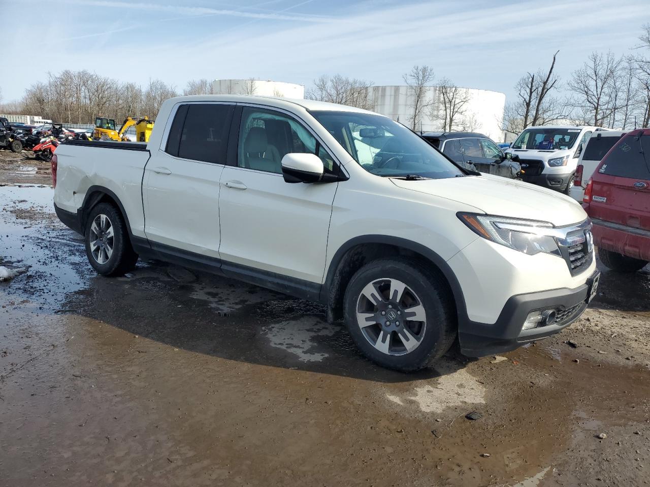 2017 HONDA RIDGELINE - Image 4