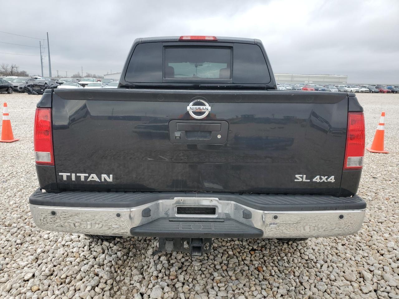2013 NISSAN TITAN S - Фото 6