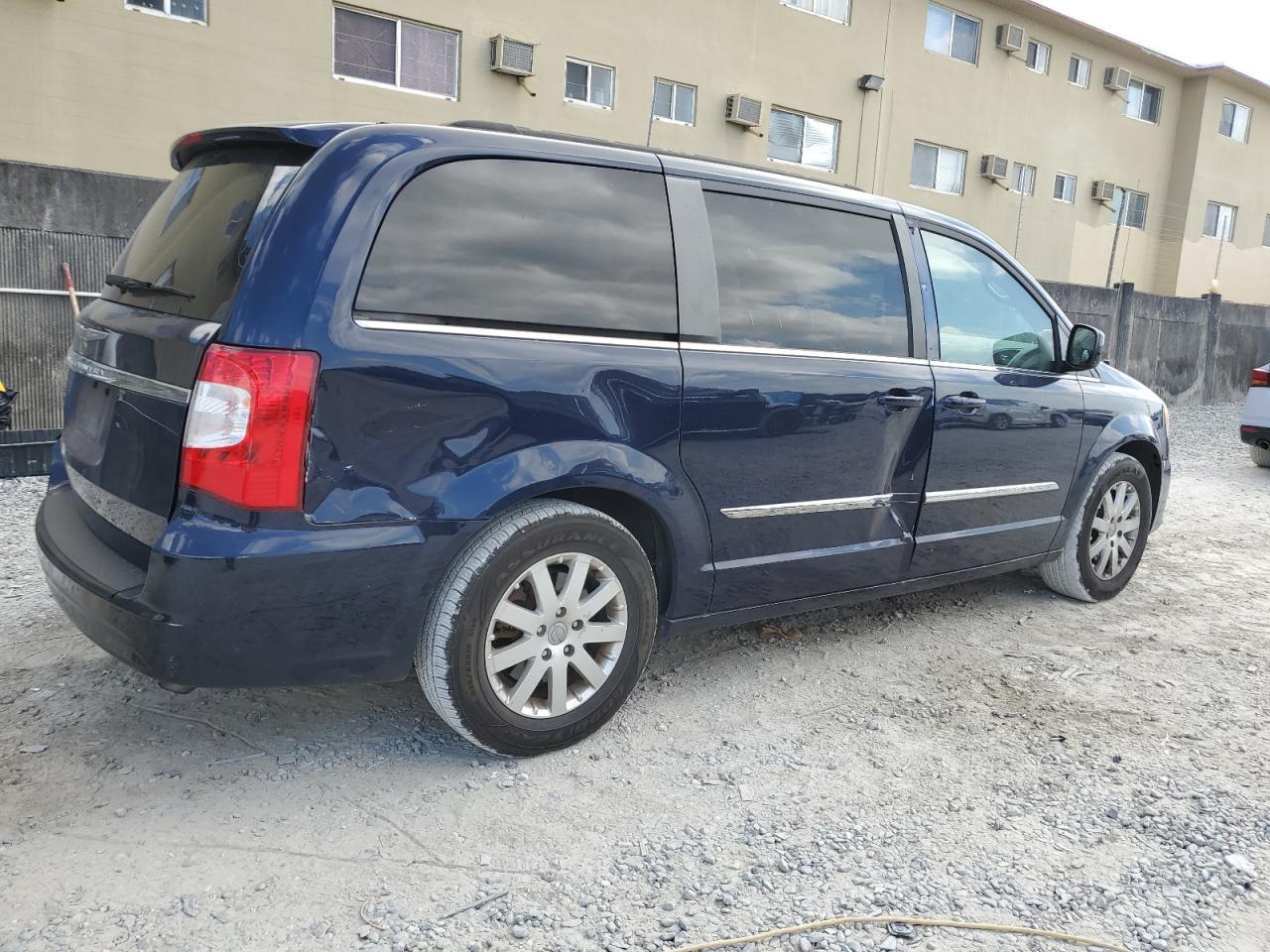 2014 CHRYSLER TOWN & COU - Image 3