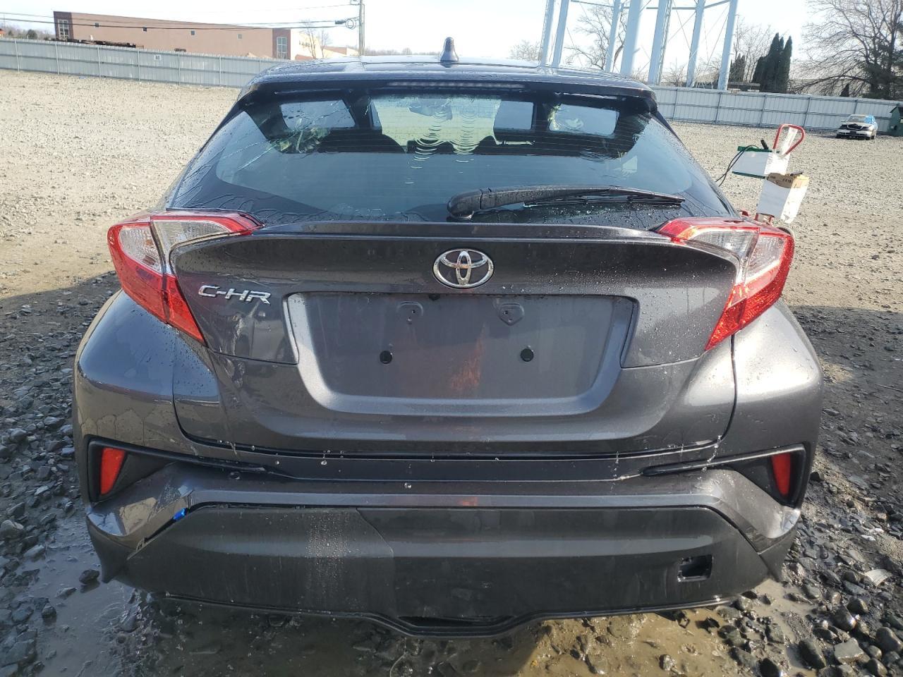 2021 TOYOTA C-HR XLE - Фото 6