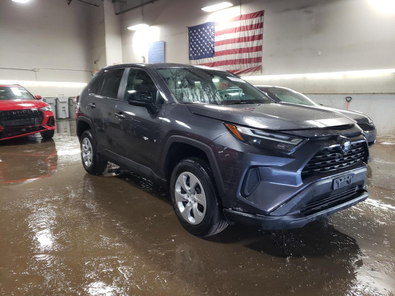 2023 TOYOTA RAV4 LE - Фото 4