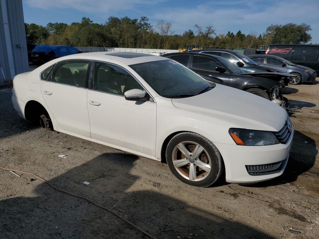 2013 VOLKSWAGEN PASSAT SE - Фото 4