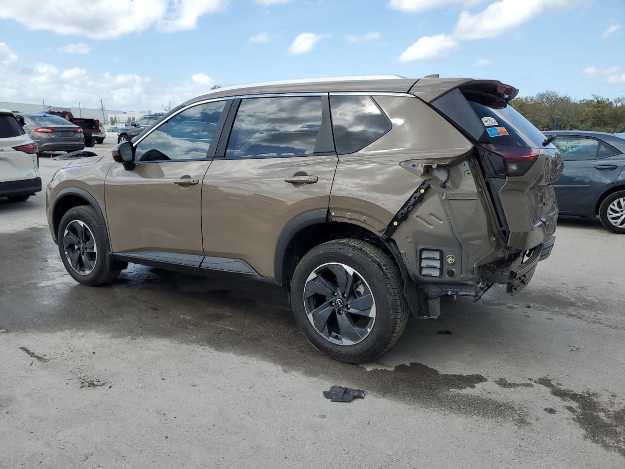 2024 NISSAN ROGUE SV - Image 2