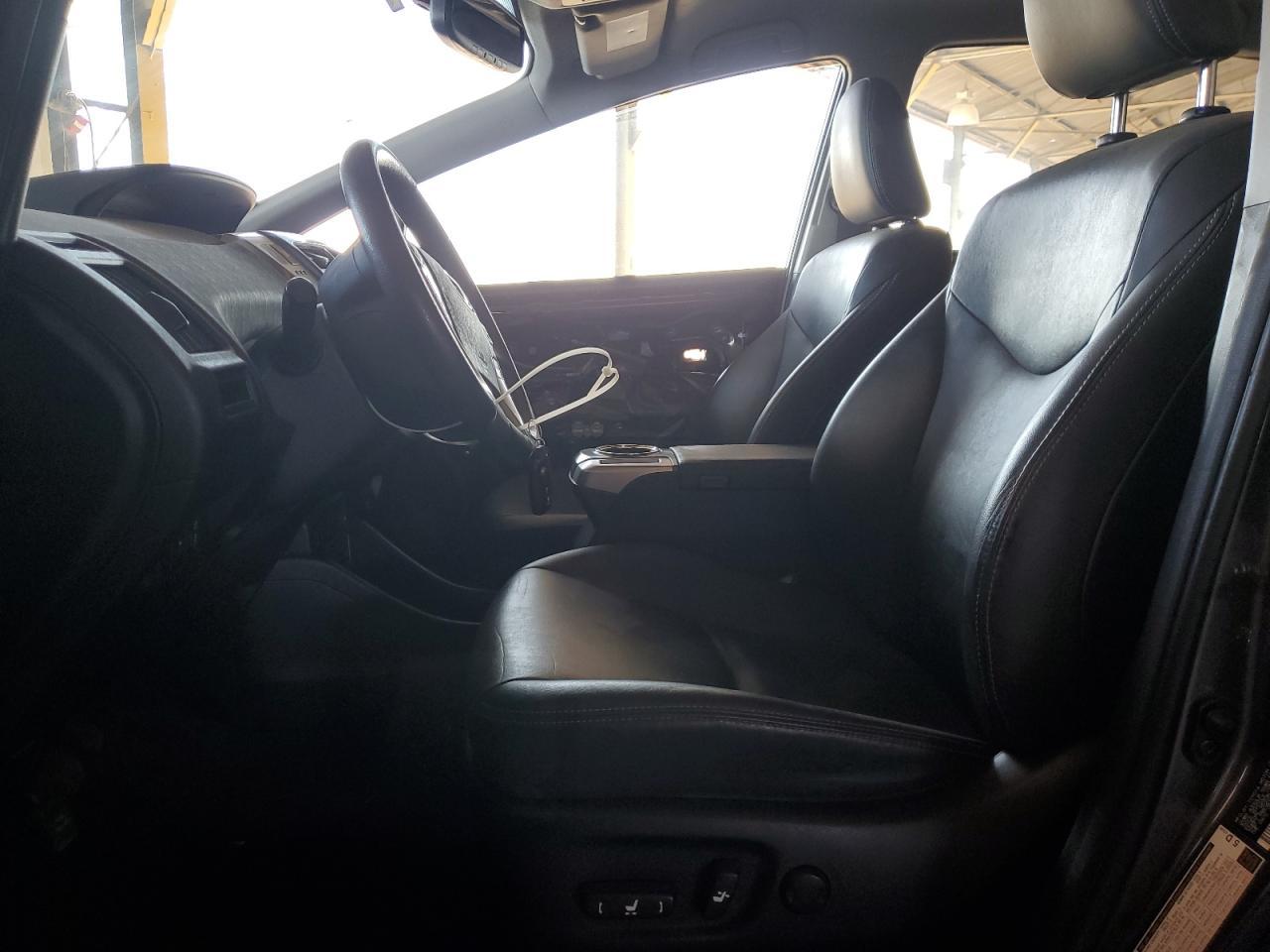 2016 TOYOTA PRIUS V - Image 7